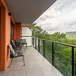 Optima Na Wyspie Solnej Z Parkingiem