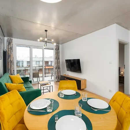 Optima Na Wyspie Solnej Z Parkingiem Kolobrzeg