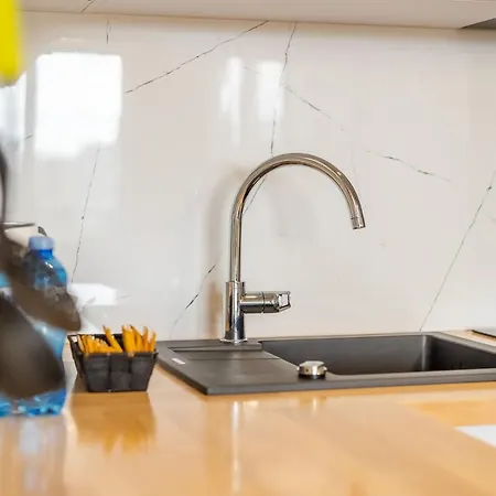 Optima Na Wyspie Solnej Z Parkingiem Kolobrzeg